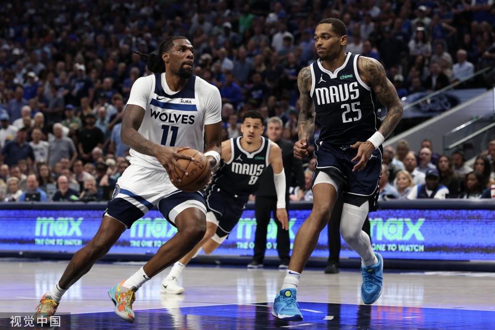 网球——WTA1000迈阿密站：郑钦文晋级八强.