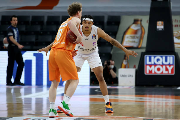 地判为无效 地判为无效