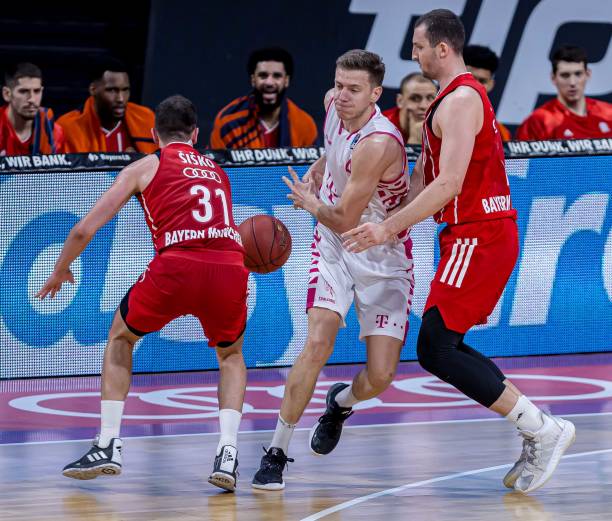 接替滕哈赫？斯基拉：劳尔被推荐给勒沃库森担任主帅